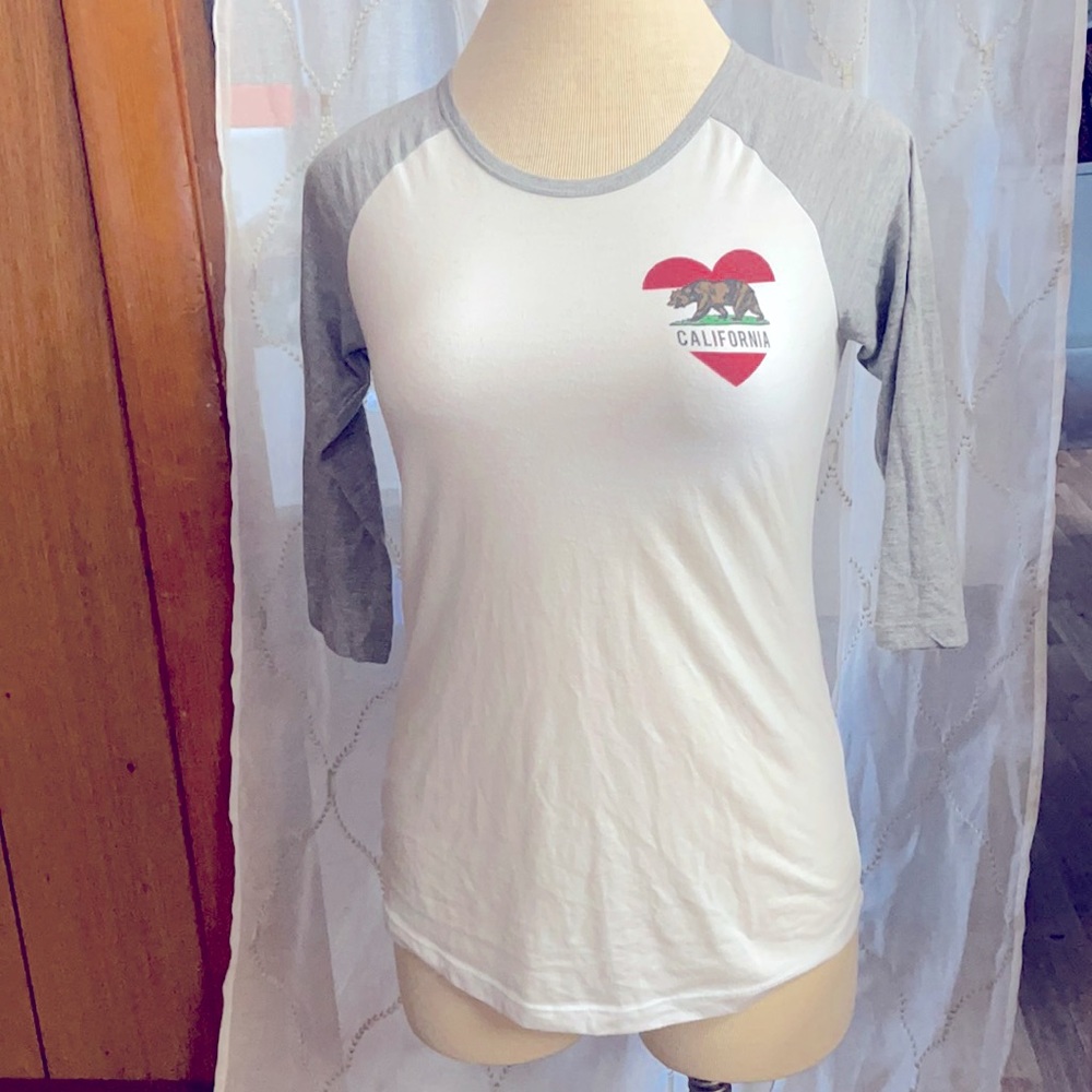 Large 3/4 grey and white California Republic Style